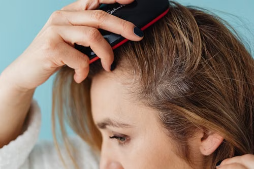 How to Touch Up Your Roots at Home: Is It Time for a Root Touch-Up?